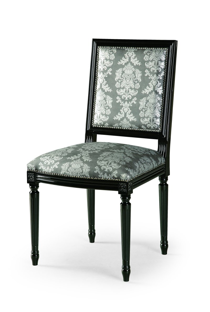 Busetto S717 Classical chair in solid beech wood, available in a choice of finishes 1